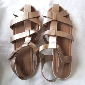 GIRLS ARIZONA JEANS CO. COASTAL METALLIC GOLD FLAT SANDALS SIZE 4M